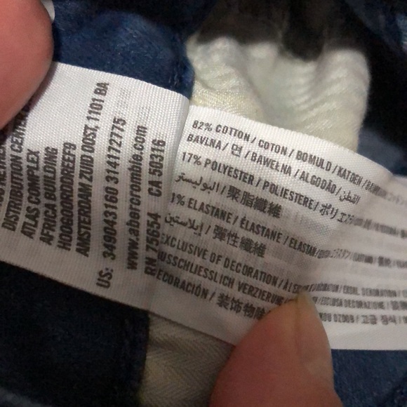 Hollister Short Short High Rise-Sz 9/29-Dark Wash-Frayed Hem-EUC - Picture 10 of 10